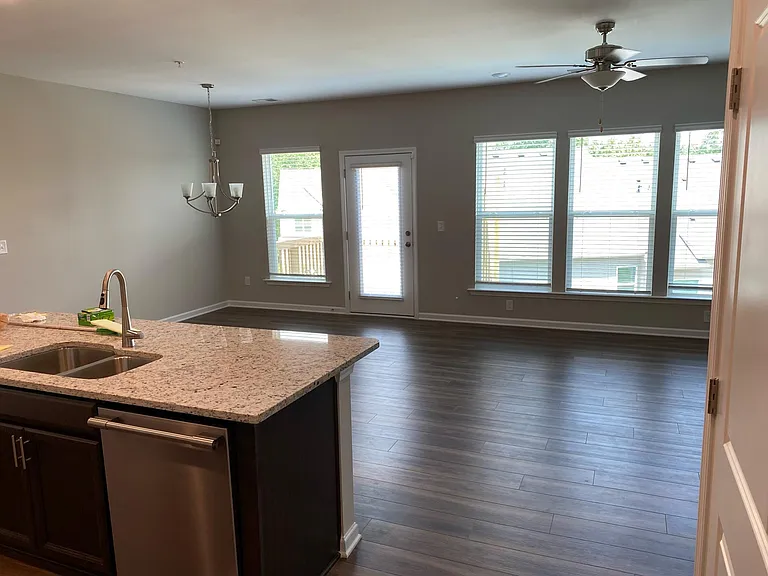 1363 Endicott Ct #1363 — Photo 4