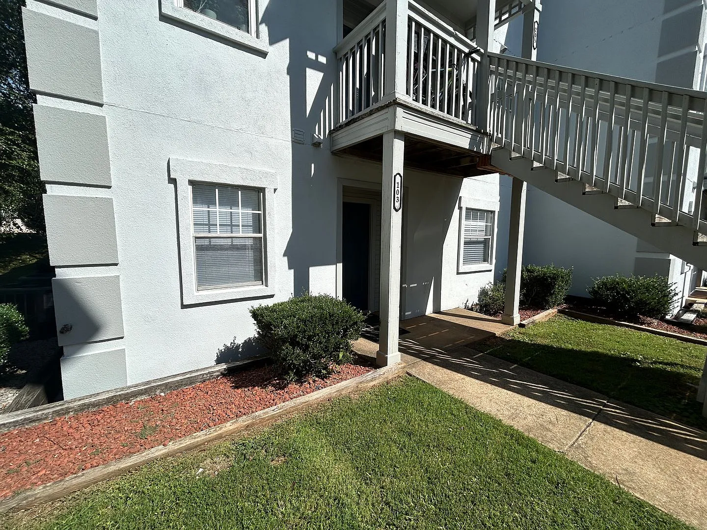 2504 Avent Ferry Rd Apt# 103 - Bev Roberts Rentals and Property Management — Photo 1