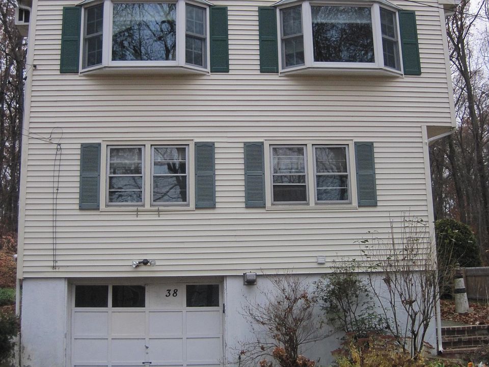 Garage, Front garden.