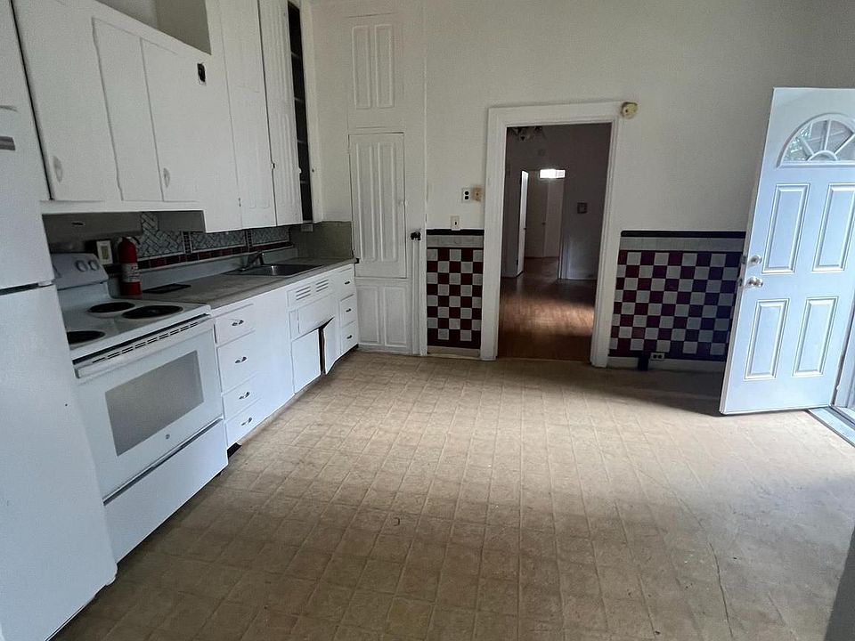 1st image of 611 N 9th St Floor 1