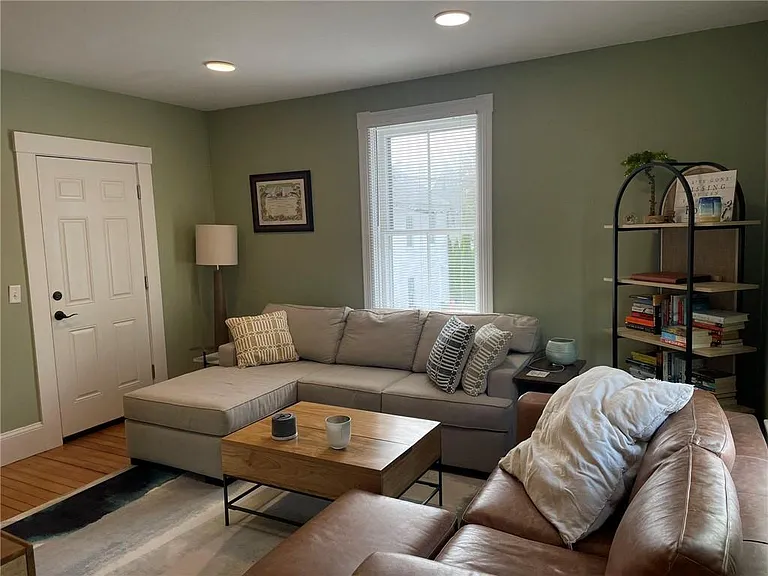 35 Elm St #B — Photo 11