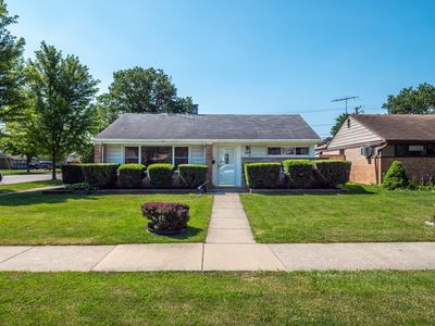689 E Thacker St, Des Plaines, IL, 60016