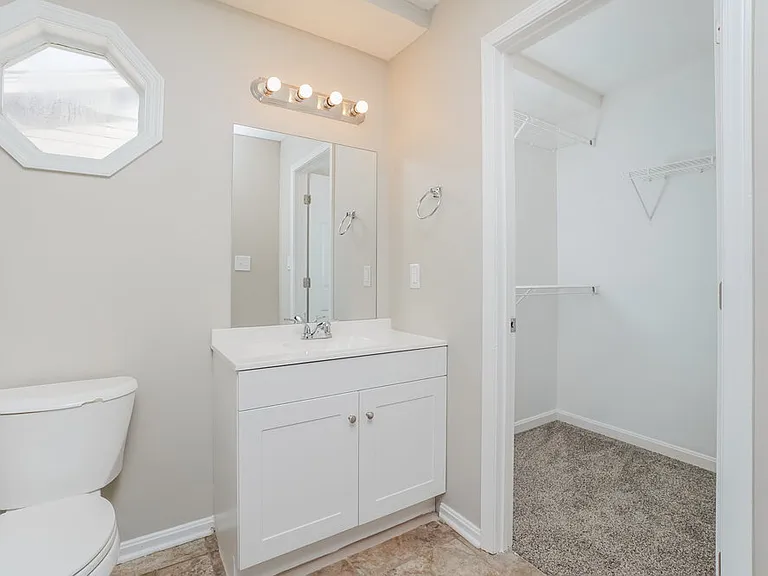9906 Brooks Bend Rd — Photo 11