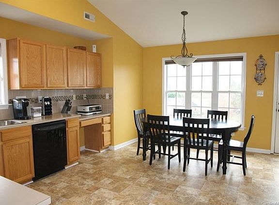 5th image of 245 Autumn Woods Blvd