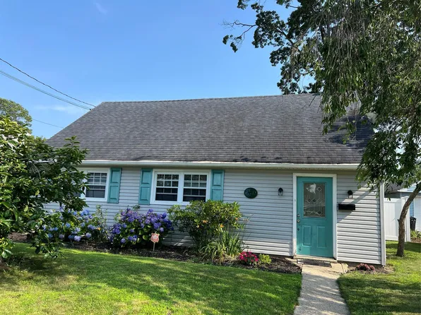12 Florida Avenue, Copiague, NY 11726
