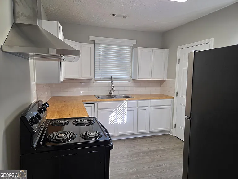 701 Green St — Photo 10