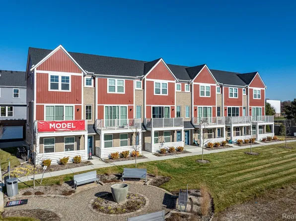56050 Madison Ln #38, New Hudson, MI 48165