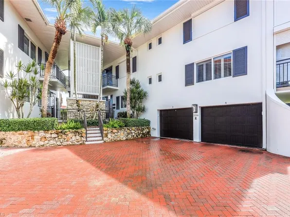 2216 Gulf Shore Blvd N, Naples, FL