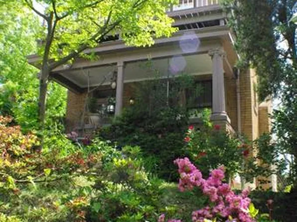 2351 R St SE, Washington, DC 20020