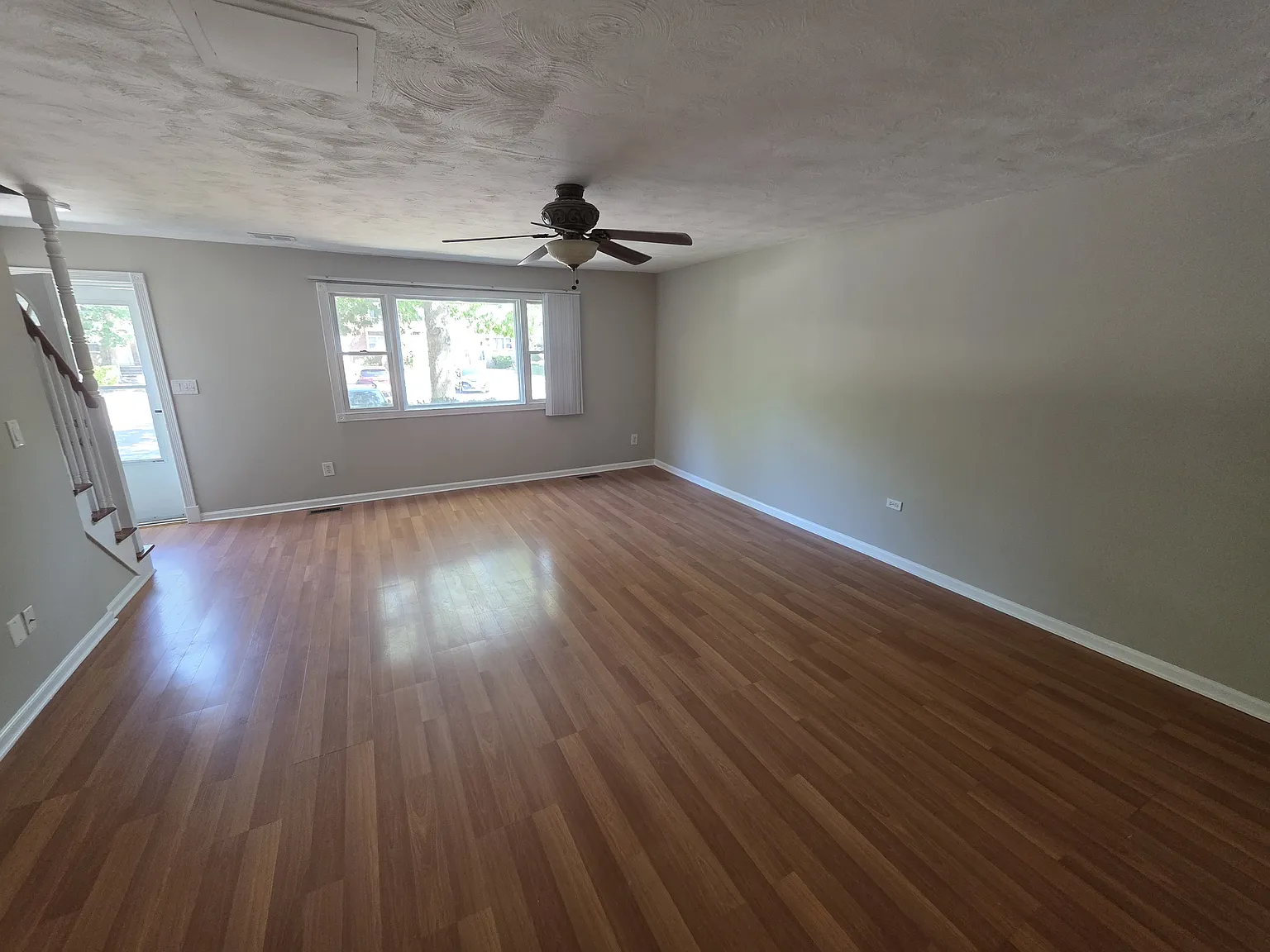 2 bed, 1.5 bath, 1300 sqft, $3,100 — Photo 2