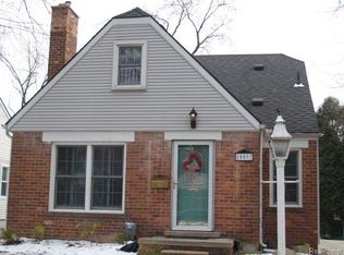 10097 Hart Ave, Huntington Woods, MI 48070