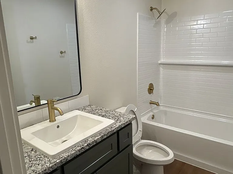 2162 Langford Ave — Photo 8