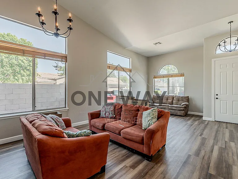 1768 E Marquette Dr — Photo 9