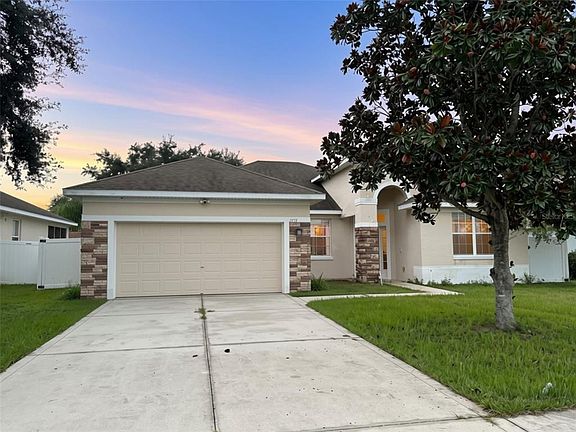 3rd image of 2721 ATHENS DRIVE