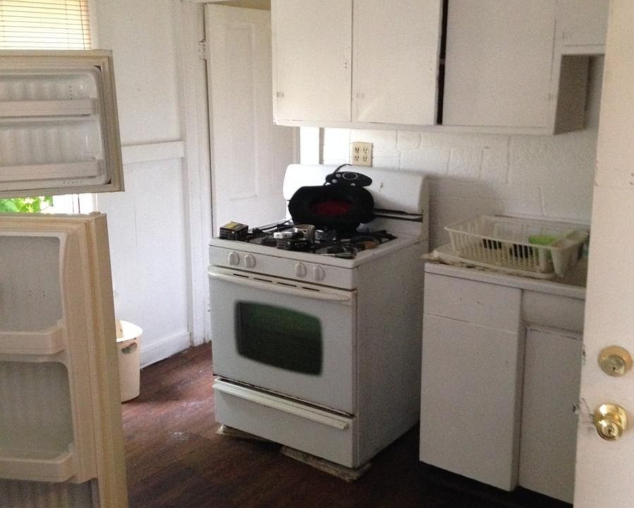 1st image of 234 Poplar St APT 4