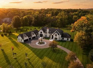 170 Spur Cir, Wayzata, MN 55391