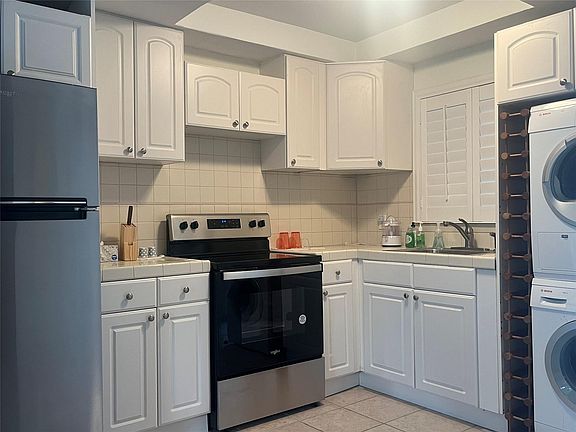 3rd image of 1000 SE 4th Street #304