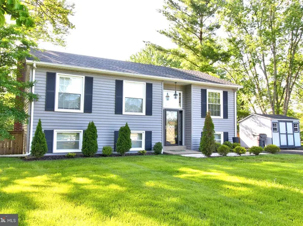 7207 Marr Dr, Warrenton, VA 20187