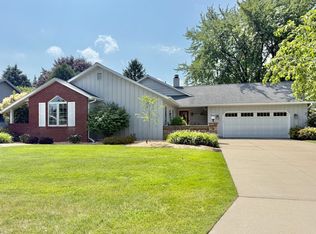 3135 N Oakdale Ln, Appleton, WI 54914