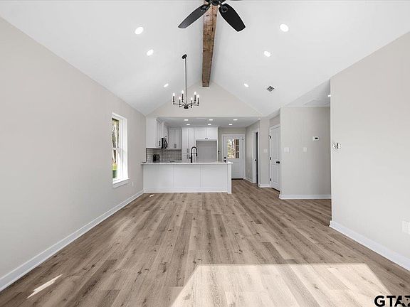 4th image of 427 W Harmony St