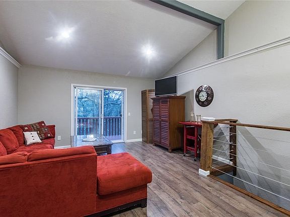2nd image of 20 Nantucket Dr