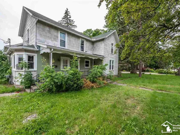 206 E Adrian St, Blissfield, MI 49228