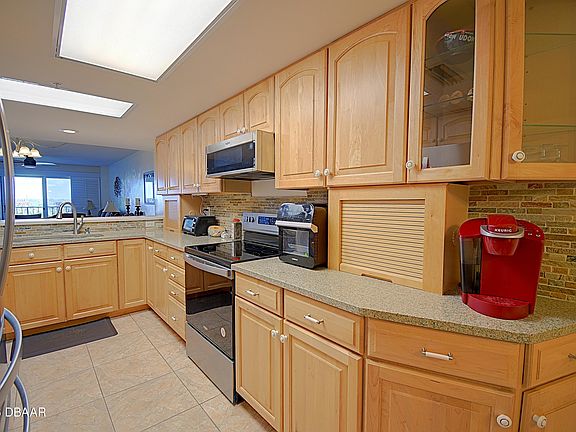 4th image of 4 Oceans West Blvd APT 406A
