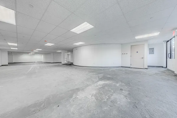 Sold by Lin Pan Realty Group LLC | media 7