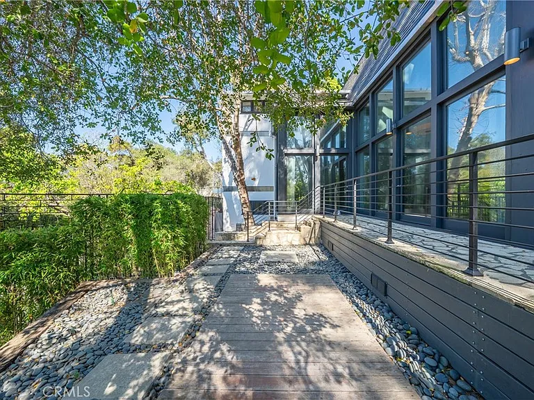 9653 Oak Pass Rd — Photo 27
