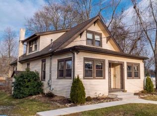 447 Buttonwood Ave, Maple Shade, NJ 08052