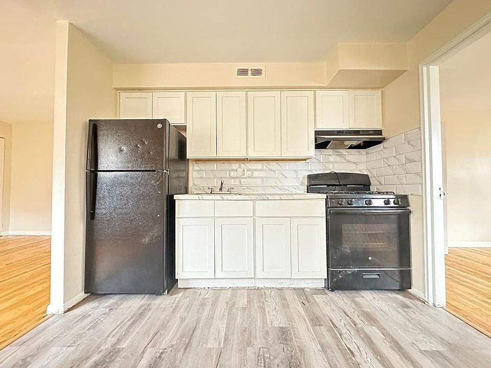 1st image of 7110 Oxford Ave #5