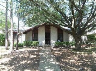 2803 Boeing Ct, Dallas, TX 75228