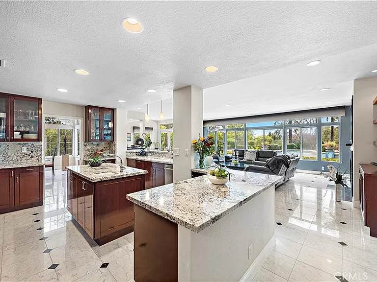 25606 Stratford Pl — Photo 34