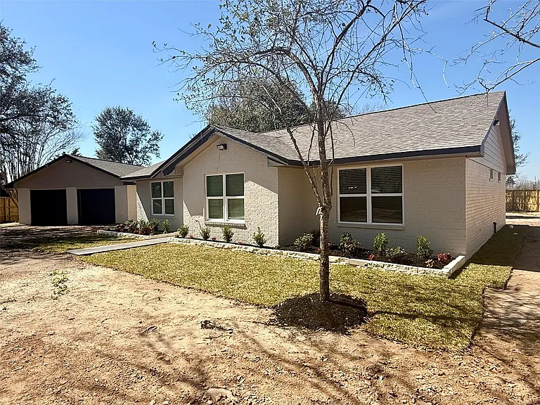 4835 County Road 380 — Photo 3
