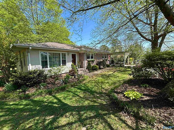 2nd image of 405 Mountain Dr