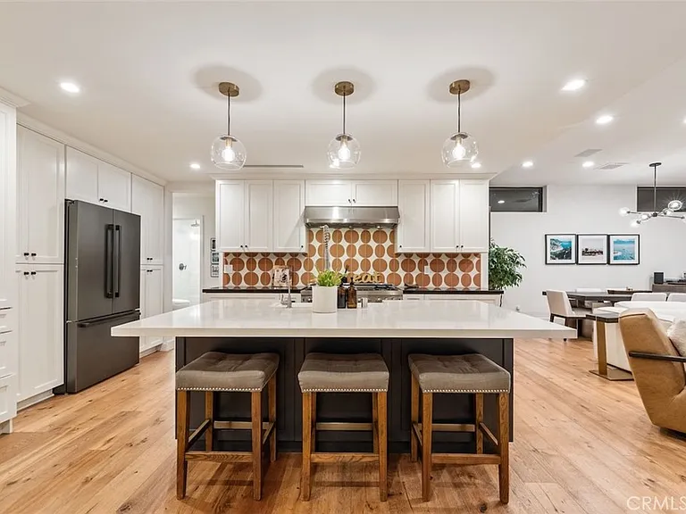 4257 Shadyglade Ave — Photo 8