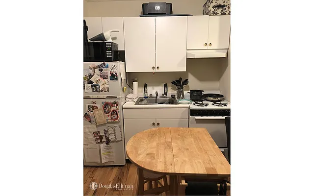 Rented by Douglas Elliman | media 8