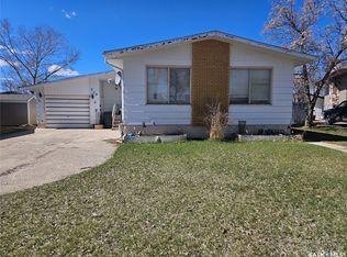 579 Poplar Crescent, Shaunavon, SK S0N 2M0
