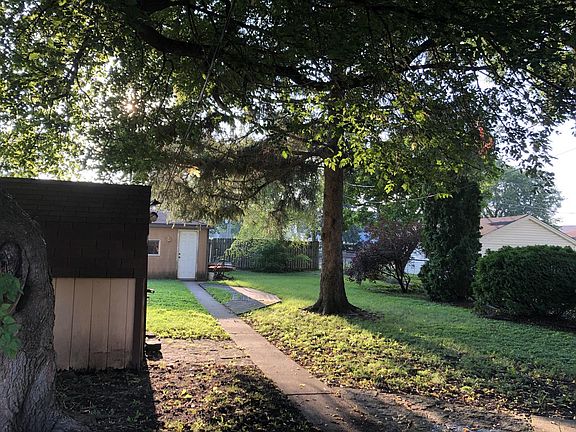 5th image of 9634 S Maplewood Ave