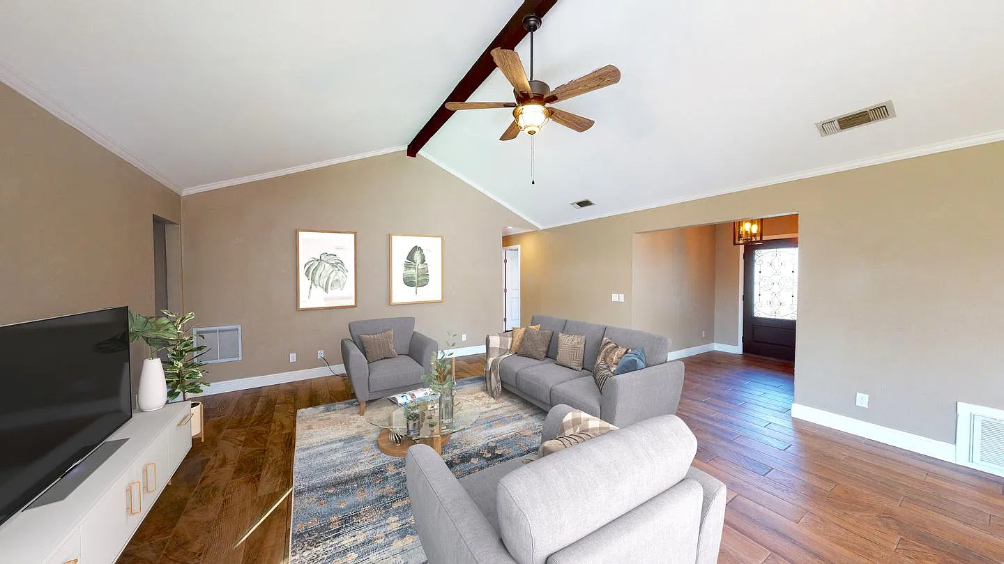 Stunning Cedar Park home with fully fenced backyard — Photo 1