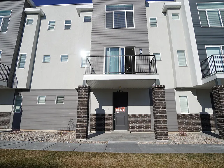 2347 W Jenna — Photo 3