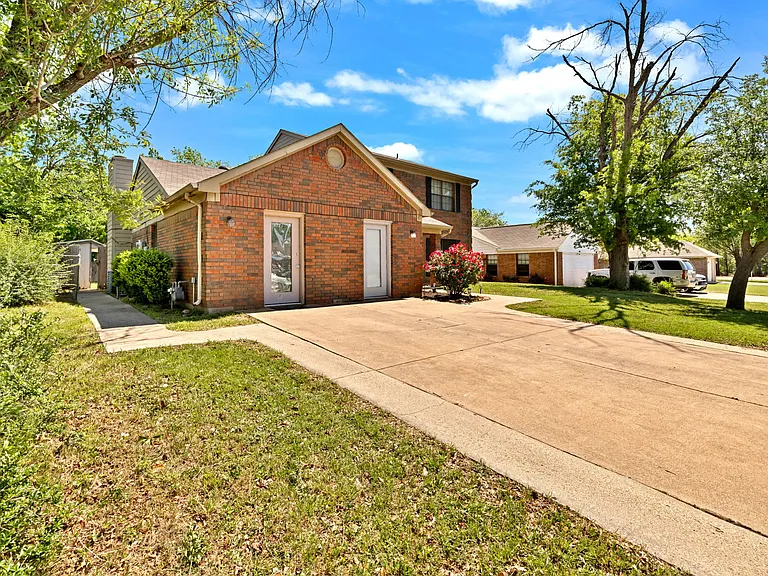 308 Mack Dr — Photo 21