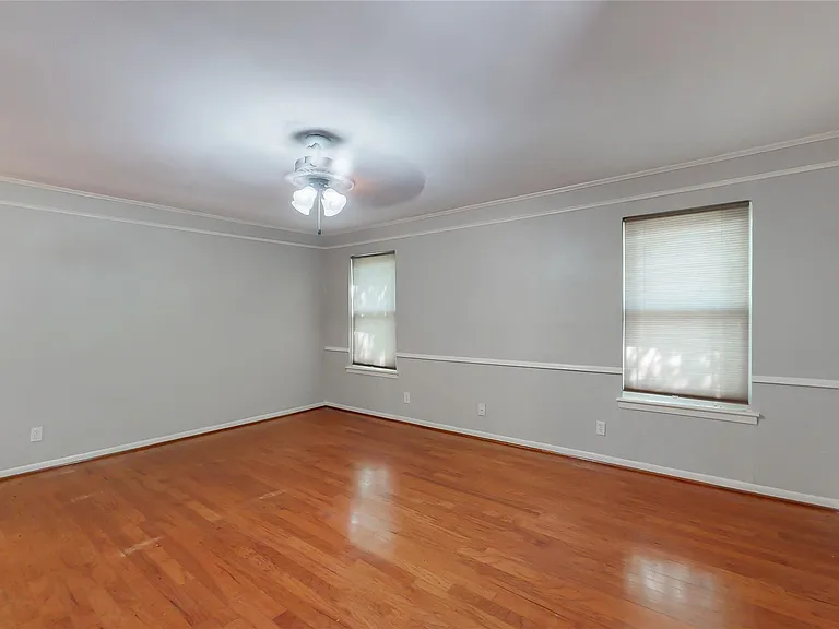 5338 Creekbend Dr — Photo 16