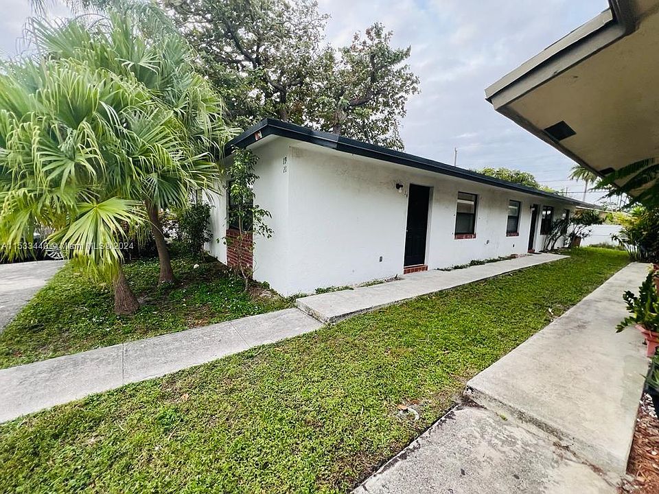 1st image of 19-21 SE 4th Ter