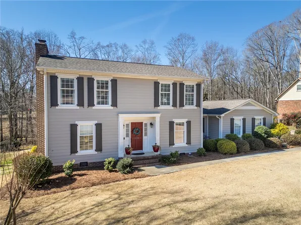 204 Warrington Dr, Easley, SC 29642