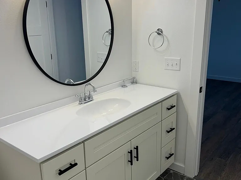 301 N Kentwood Ave — Photo 10
