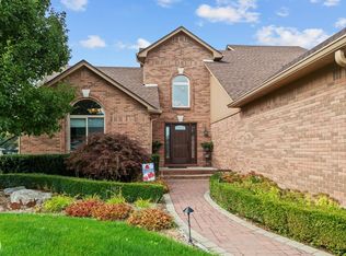 31147 White Oak Ct, Chesterfield, MI 48047