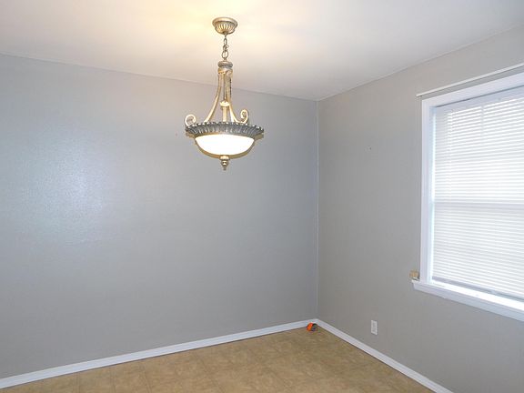 5th image of 303 Mountain Street