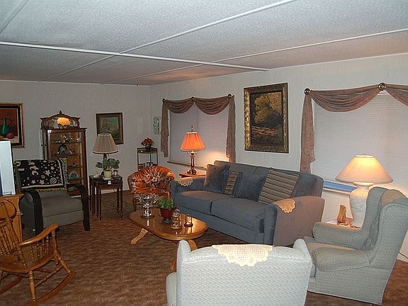 Spacious living room