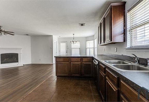 4th image of 2032 Samantha Ln